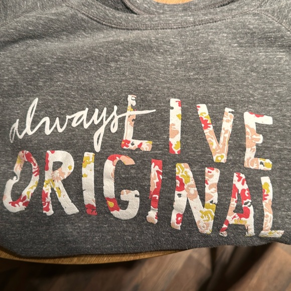 Sadie Robertson Grey Sweatshirt medium to large - Picture 4 of 4